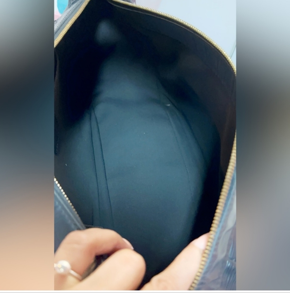 Louis Vuttion Black Epi Leather Handbag - Picture 7 of 10